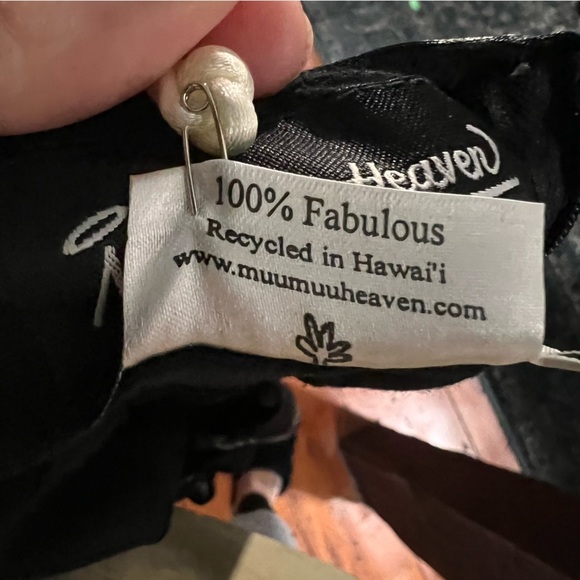 Muumuu Heaven Kilia Dress  black with silver animal print bust size Medium - Picture 12 of 12